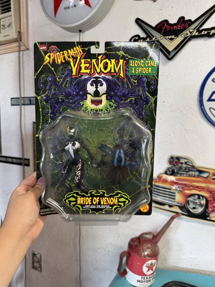 Toy Biz Bride Of Venom And The Vile Spider con patas de ataque a presión 1997 Spider-Man Foto 1 de 1