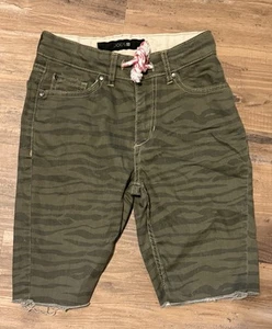 Joes boys jean shorts sized 10. Super cute and used once. - Picture 1 of 3