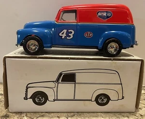 Richard Petty #43 ERTL 1950 Chevy Panel Truck Die-Cast 1:25 Scale Coin Bank - Picture 1 of 3