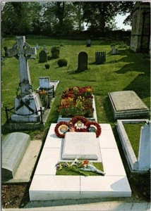 BLADON, England 4"x6" Postcard ST. MARTIN'S CHURCH "Churchill Graves" Unused - Picture 1 of 2