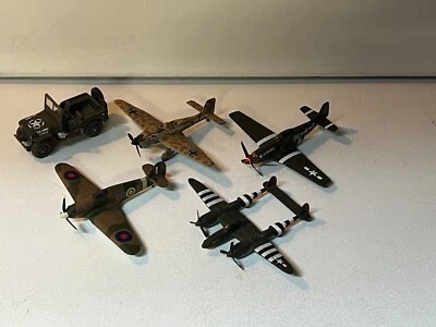 Corgi Airplanes Lot Vintage 1:147 Army WW2 US M38 Jeep 4x4 Truck P-38J Mustang - Image 1 of 4