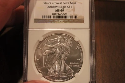 2018 (W)   MS69  SILVER EAGLE  SPOT FREE  BEAUTIFUL COIN - Image 1 of 3