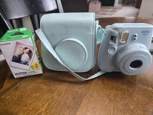 Fujifilm Instax Mini 8 Instant Camera With Film And Case Light Blue - Picture 1 of 11