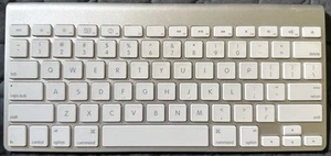 GENUINE Apple Wireless Bluetooth Keyboard A1314 Mac Aluminium - Picture 1 of 3