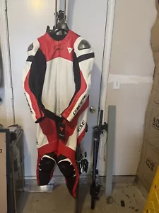 BRAND NEWSuit1pc DAINESE ASSEN 2, 1PC LEATHER, White Lava-Red/Black - Picture 1 of 3