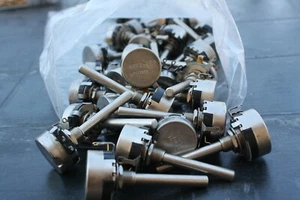 Potentiometer 43C1-100 Rotary Clarostat RA20NASK101A - 1PCS (SC-6) - Bild 1 von 3
