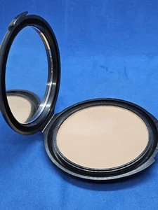 NYC Smooth Skin Pressed Face Powder 702A NATURALLY BEIGE 0.33oz (SLIGHT FLAW) - Picture 1 of 8