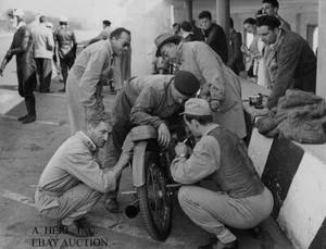 MV Agusta 125 dohc Bialbero & Cecil Sandford - GP España 1952 Montjuic - Foto 3 - Imagen 1 de 1