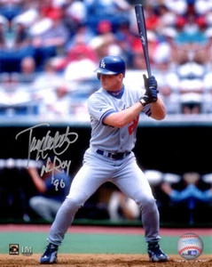 Todd Hollandsworth Signed Dodgers Batting 8x10 Photo w/NL ROY 96 -(SCHWARTZ COA) - Picture 1 of 1
