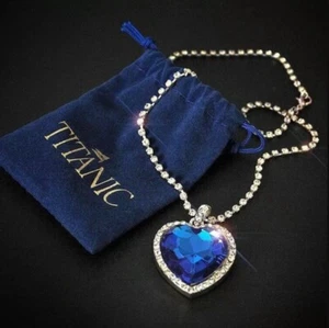 TITANIC HEART OF THE OCEAN PENDANT NECKLACE WITH VELVET POUCH - NICE GIFT IDEA - Picture 1 of 2