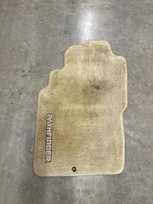 Alfombrilla para conductores Nissan Pathfinder QX4 Infiniti 1996-2004 OEM color tostado claro Foto 1 de 4
