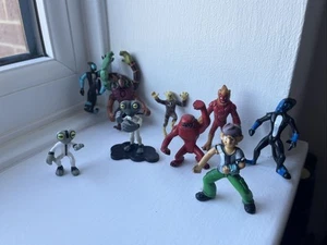 Ben 10 Micro Mini Figures Bundle 1.5 - 3" - Picture 1 of 19