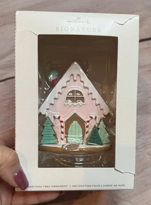 Hallmark Keepsake 2022 Signature Tree Ornament PINK GINGERBREAD HOUSE Candy Cane - Picture 1 of 7