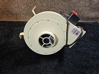 Пылесборник Shop Fox 1 1/2 л.с. 110 В 60 Гц 16 А 3450 об/мин*только на фото* - Изображение 1 из 4