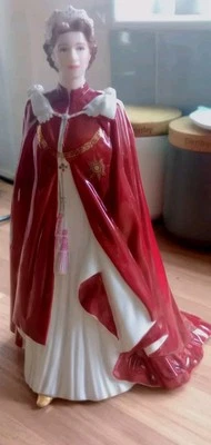 Royal Worcester In Celebration of the Queen's 80th Birthday Figurine 2006 - Image 1 of 4