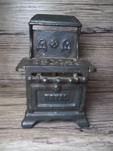 Antique Royal cast iron stove for doll house nice looking  stove             Z31 - Picture 1 of 7