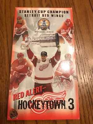 Hockeytown 3 STANLEY Tasse Champions 2002 - Detroit Rot Flügel (VHS, 2002) - Bild 1 von 4