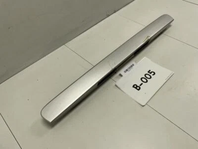 2007 FORD FIVE HUNDRED REAR TRUNK LID LICENCE PLATE MOLDING OEM+ - Image 1 of 4