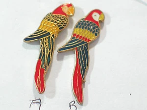 Scarlet Macaw Tropical Bird Pin, Vintage Lapel Pin, Choice of 1-(A)or(B) - Picture 1 of 3