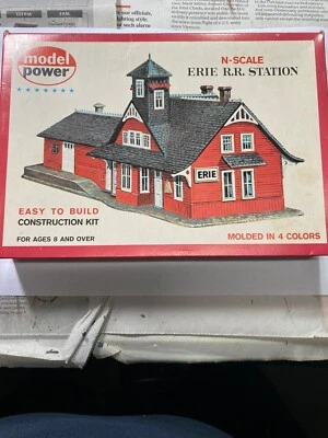 N scale building - Image 1 of 3