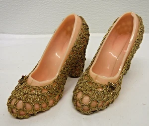 Vintage dekorative goldene handgehäkelte High Heel Schuhe mit Kunststoff Schuhformen - Bild 1 von 6