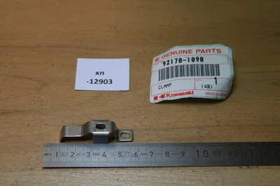 Abrazadera tapa depósito delantero Kawasaki 92170-1090 1998 ZX-9R Ninja Foto 1 de 4