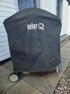 Der Weber Gasgrill Q220 mit Roll-Wagen - Bild 1 von 7
