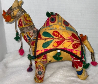 Rajasthani 手工制作填充棉刺绣骆驼玩具印度民间 1950 年代 G5 — 第 1/4 张图片