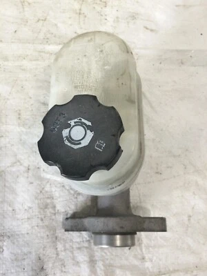 Cadillac Escalade 2007 ESV cilindro de freno maestro con depósito OEM Foto 1 de 4