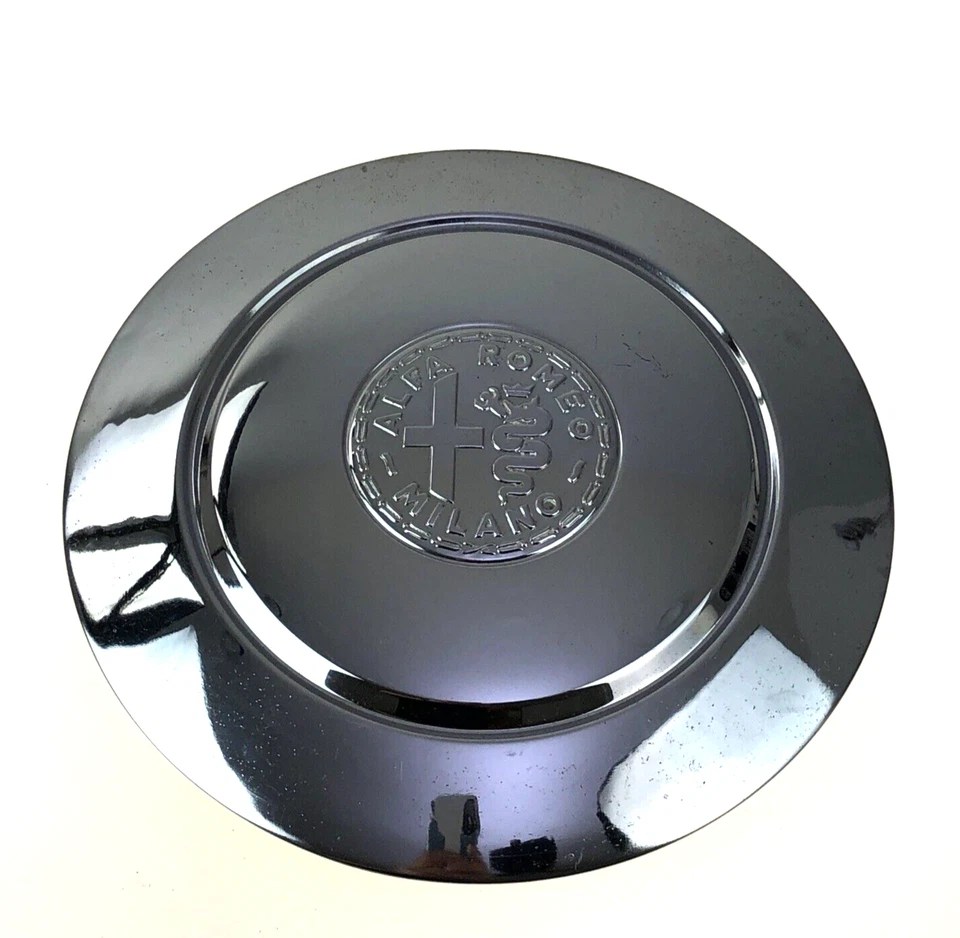 Alfa Romeo Milano Giulietta Spider Chrome Hub Cap (1pc) RARE Vintage OEM 1960's - Image 1 of 4