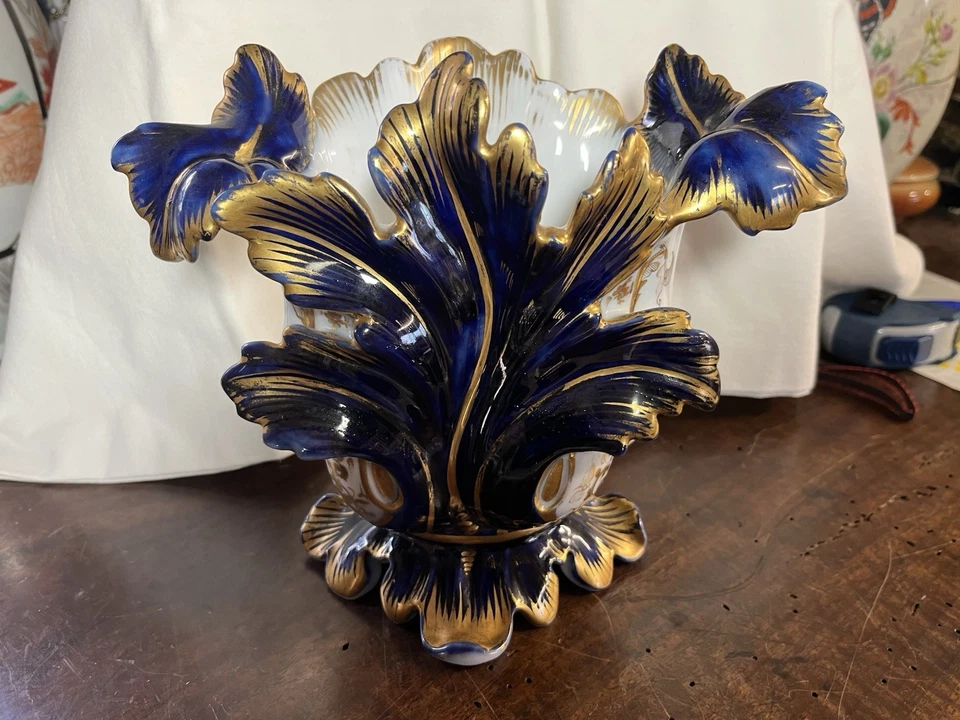 GRAND VASE DE MARIEE VASE D'AUTEL D'EGLISE EN PORCELAINE VALENTINE  19 Eme XIXe - Photo 1/4