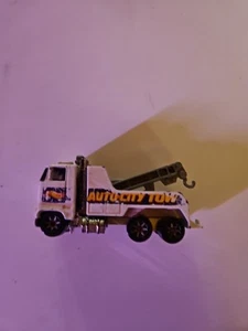 1981 Hot Wheels Workhorses White Wrecker Tow Truck Steve's 24 Hr Towing Malaysia - Picture 1 of 9
