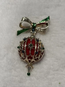 Brosche Anstecknadel Weihnachten goldfarben rund Ornament mit Schleife - Bild 1 von 5