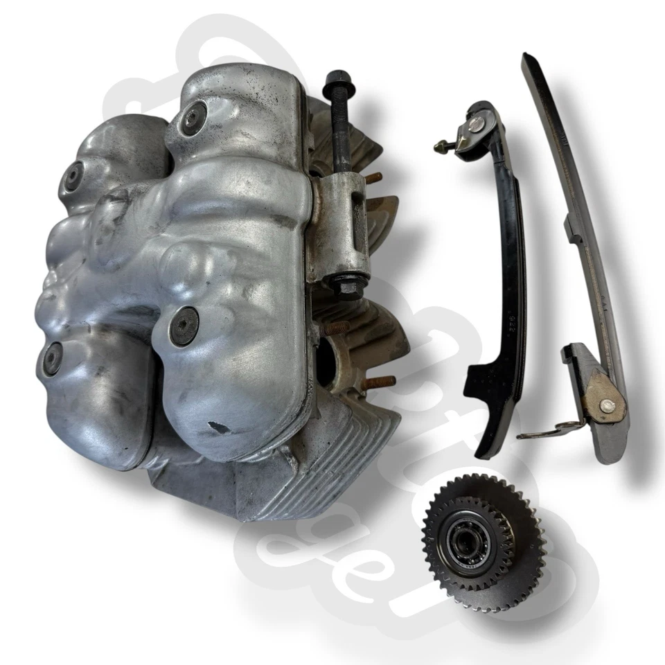 Culata Triumph America & Speedmaster 2002-2008 con levas y válvulas de árbol de levas Foto 1 de 4