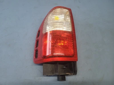 Conjunto de luz trasera izquierda Isuzu Rodeo Driver 2000-2004 Foto 1 de 4