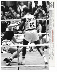 Teofilo Stevenson Pressefoto Autogrammkarte 3x Kubanischer Boxolympiasieger - Bild 1 von 2