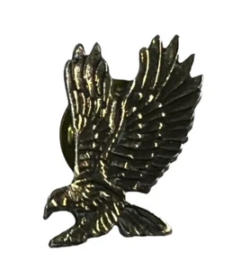Spilla spilla cappello cravatta oro con ombra nera American Eagle in volo - Foto 1 di 3