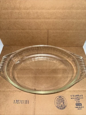 Vintage Pyrex Baking/Serving/Casserole Bowl/Dish Handles # 088 - B 18- 3 Qt - Image 1 of 4