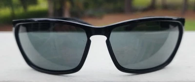 GAFAS DE SOL VINATGE SUNCLOUD POLARIZADAS NEGRAS CUADRADAS  Foto 1 de 4