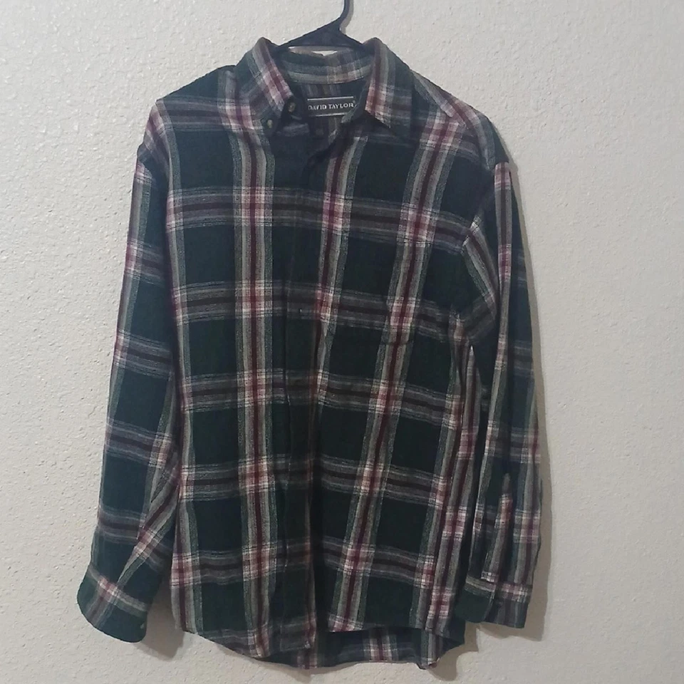 Camisa informal abotonada "Hacer oferta" David Taylor verde y roja Foto 1 de 4