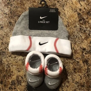 Nike Baby Gift 2 Piece Set, Beanie Hat with Booties Gray & White Newborn 0-6M - Picture 1 of 5