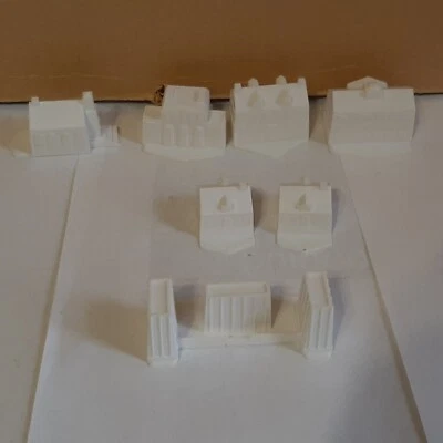 The Game of Life 1981 (7) Buildings Excellent condition Unmarked - Image 1 of 4