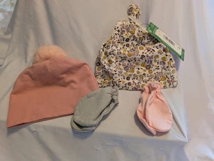 Lote de Gorros y Mitones Bebé Diseño Floral y Rosa - Imagen 1 de 6