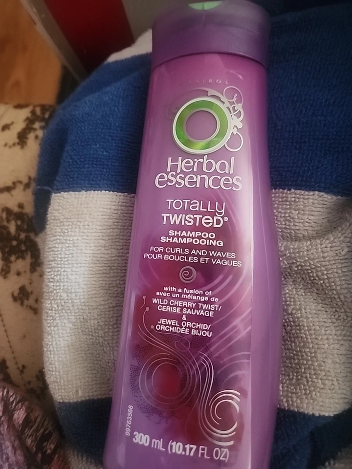 Herbal Essences Totally Twisted Curl Shampoo with Berry Essences, 10.1oz - Image 1 of 1
