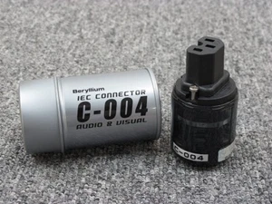 Oyaide C-004 IEC Plug Connector Platinum Palladium Audio Grade AC Power Plug New - Picture 1 of 5