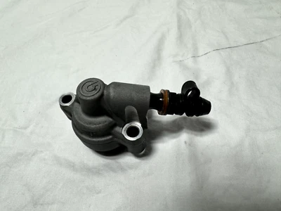 Cilindro esclavo embrague Ducati Monster 937 22 Foto 1 de 4