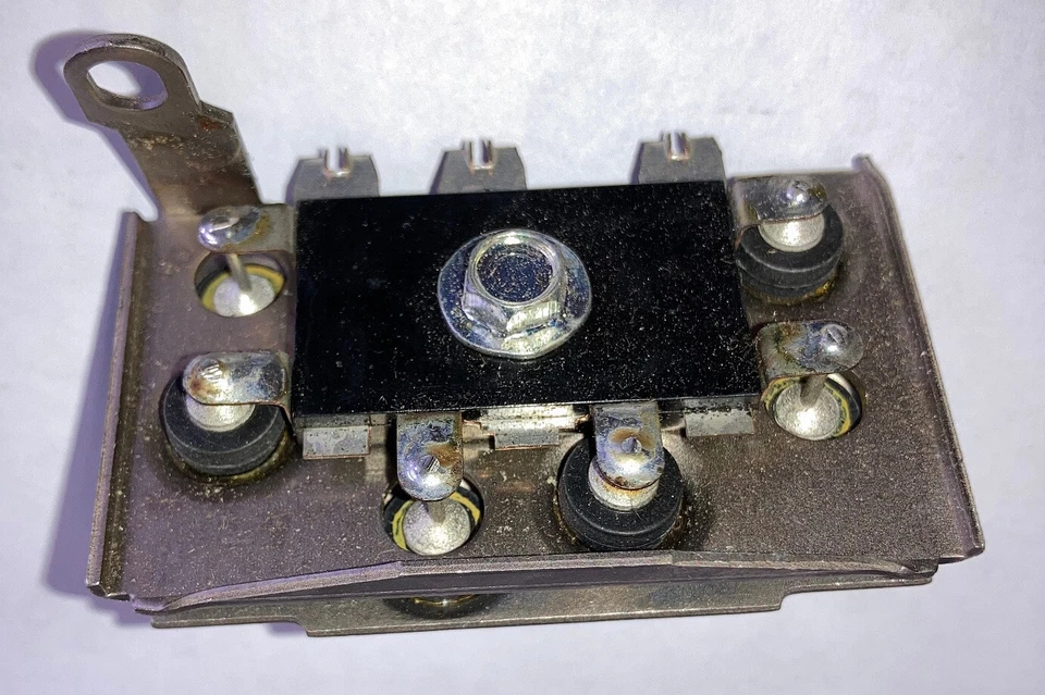 Rectificador alternador Isuzu, Nissan/Datsun #182-0004 Foto 1 de 4