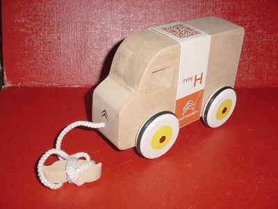 CAMION EN BOIS TYPE CITROEN TYPE H HY A TRAINER JOUET BAGHERA - Photo 1/2