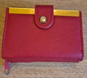 LADIES FAUX LEATHER RED AND GOLD PURSE WITH ZIPPED COIN AND CREDIT CARD SECTIONS - Picture 1 of 4