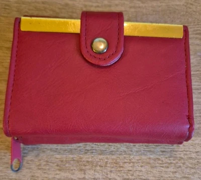 LADIES FAUX LEATHER RED AND GOLD PURSE WITH ZIPPED COIN AND CREDIT CARD SECTIONS - Image 1 of 4